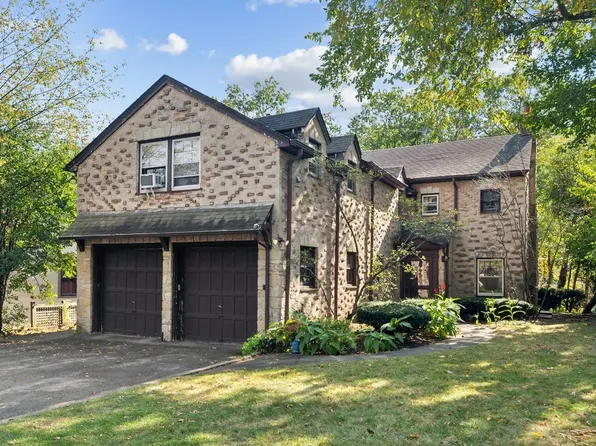 120 Crescent Dr, Glencoe, IL 60022