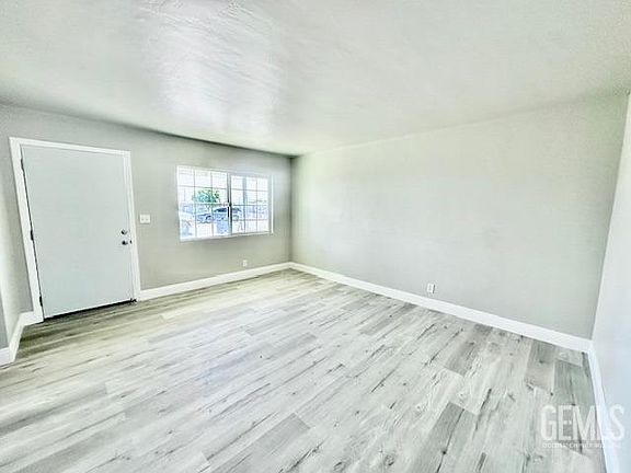 3rd image of 4406 Lexington Ave