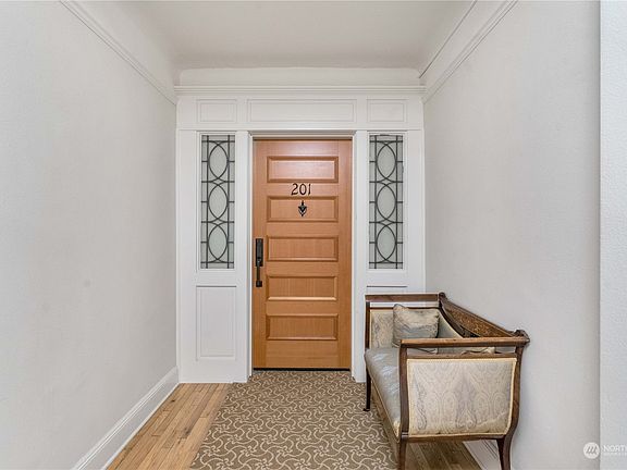 5th image of 219 Tacoma Avenue #201