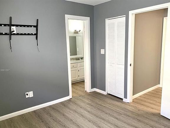 5th image of 519 NE 38th St #8