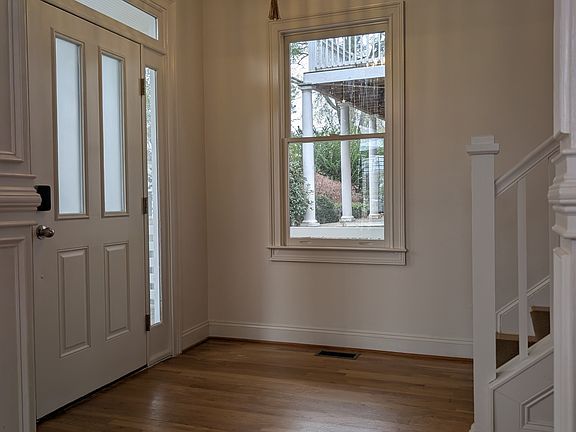 4th image of 923 Longley Ave NW