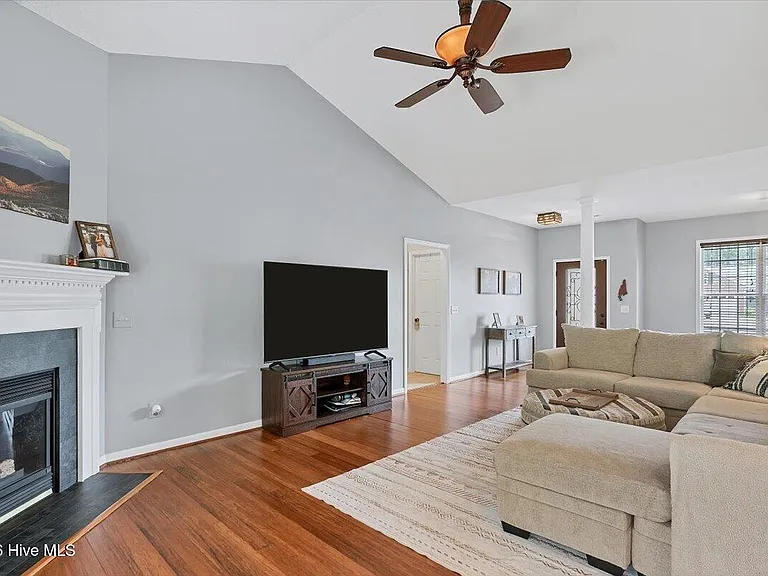 329 Green Links Dr — Photo 11
