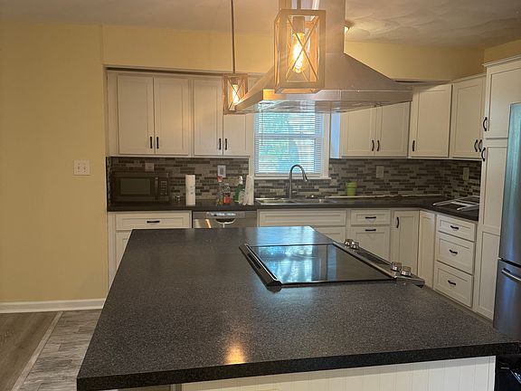 4th image of 505 SW 7th St
