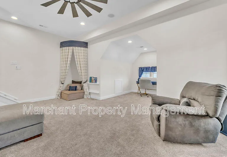 4 Woodland Chase Ct — Photo 31