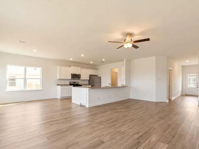 205 Fairlawn Way — Photo 2