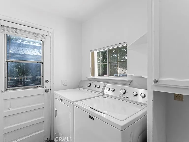 955 Teakwood Dr — Photo 6
