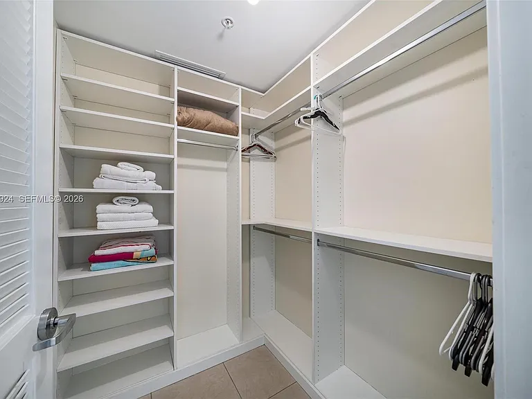 3250 NE 1st Ave #916 — Photo 20