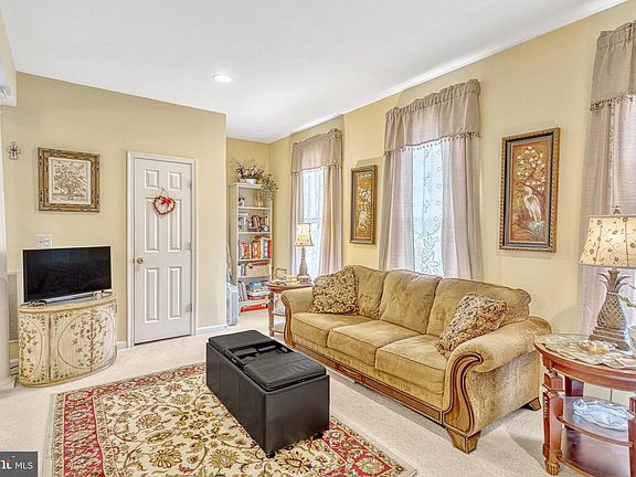 5th image of 3018 Frankfurt Ct