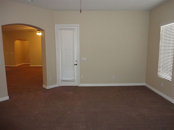 3rd image of 6113 Stibor St