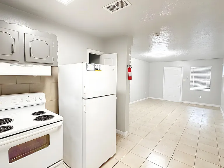 Weaver Condos — Photo 18