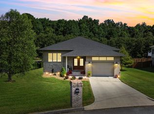 444 Sand Ridge Cir, Jonesborough, TN 37659