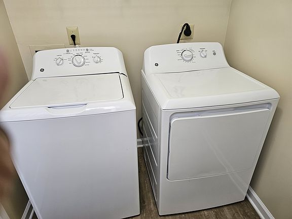 306 Bailey Run Lane laundry room_12082025