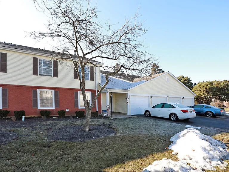 675 Greenfield Ct #D1 — Photo 1