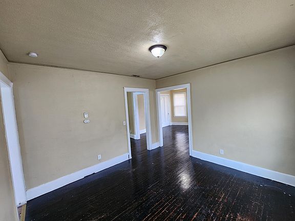 2nd image of 3007 Crane St #1