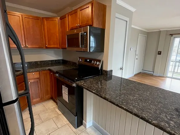 4 Norwood Ct APT 1, Rockport, MA 01966