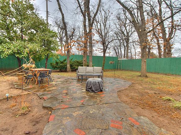 4th image of 5961 NW 27th St