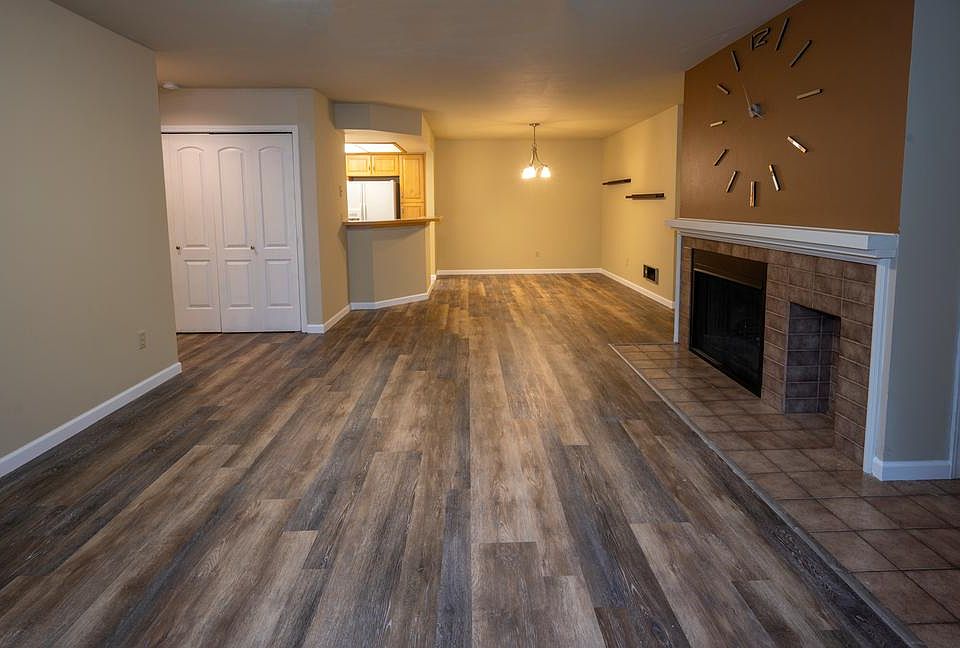 1st image of 1250 Bellevue Way NE APT 1