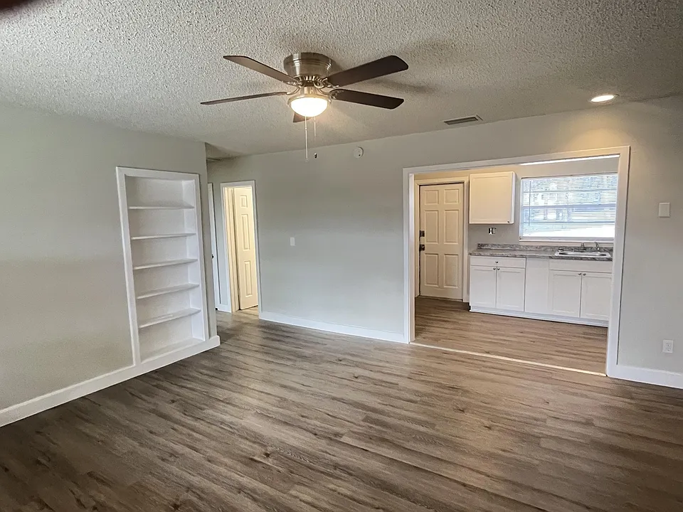 313 Laurel St #7