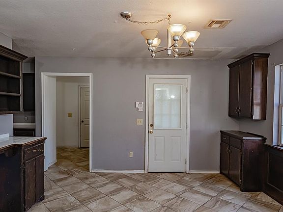 5th image of 802 S 20th St