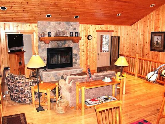 5th image of 8481 Hillcrest Ln