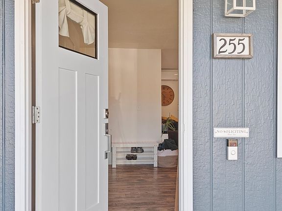 4th image of 255 Rosewood Street