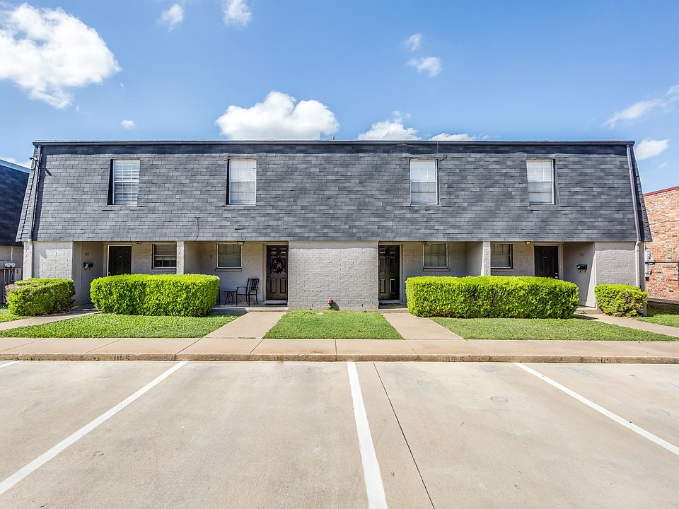 1st image of 105 SE Gardens Blvd