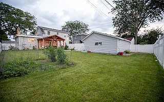 5th image of 4846 N Clifton Ave