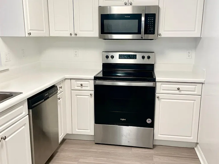 255 Evernia St #70 — Photo 2