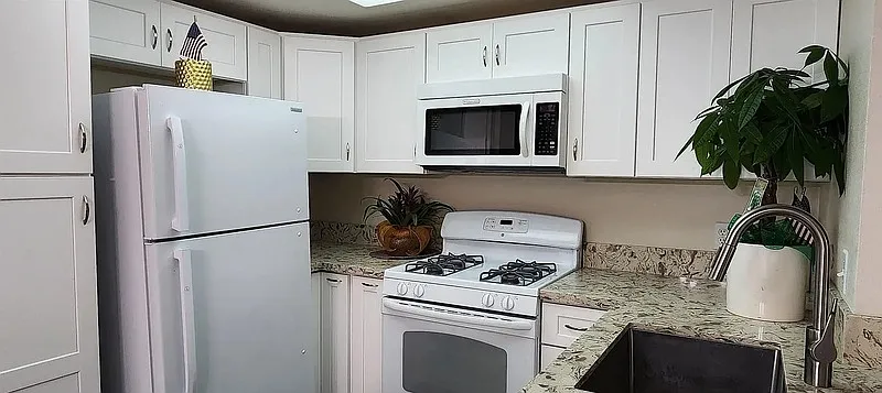 1 bed, 1.0 bath, 754 sqft, $1,900 — Photo 1