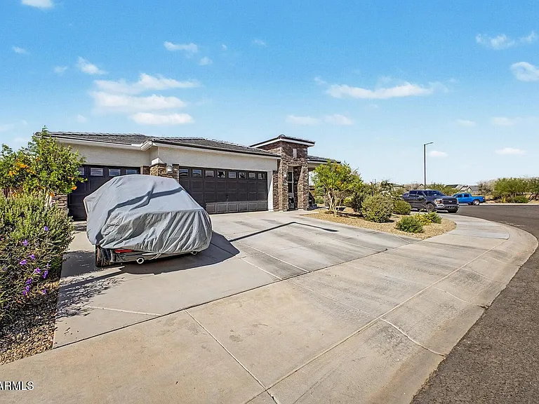 24054 W Verlea Dr — Photo 4