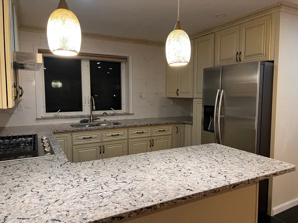 150-46 Booth Memorial Ave #2, Flushing, NY 11355