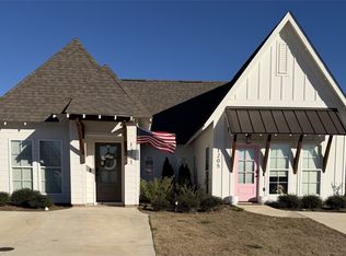 1211 Hidden Den Trl, Opelika, AL
