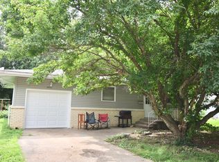 2038 S Delaware Ave, Springfield, MO 65804