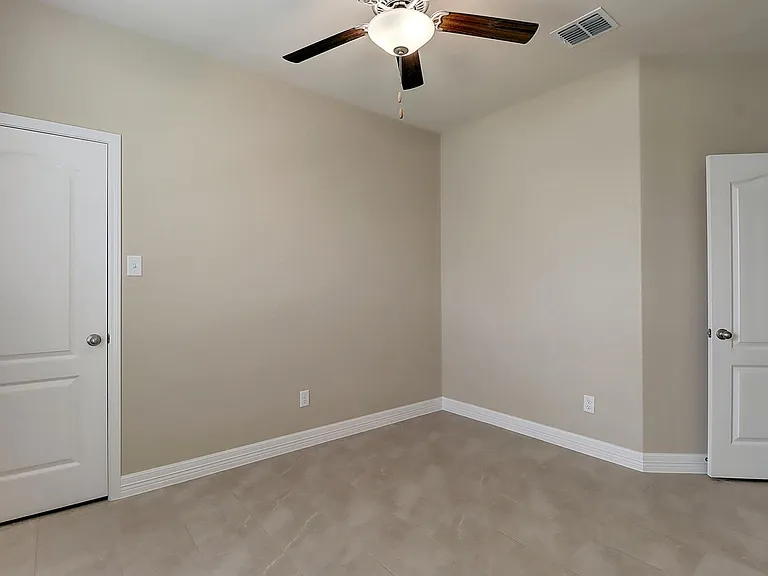 2202 Crystal Bay Dr — Photo 38