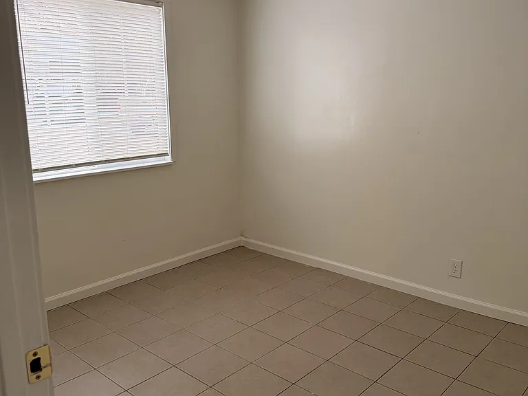 2207 Bonar St #D — Photo 12