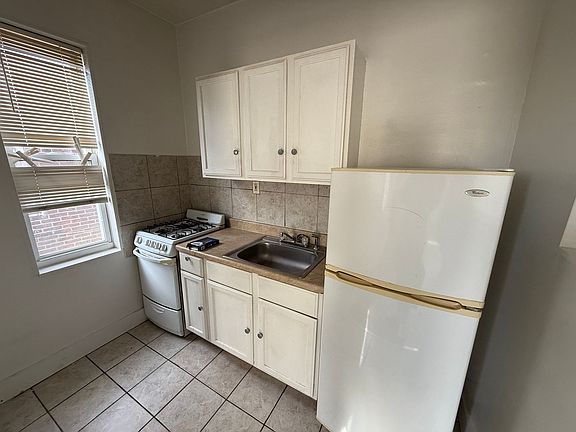 3rd image of 7208 Torresdale Ave Floor 2