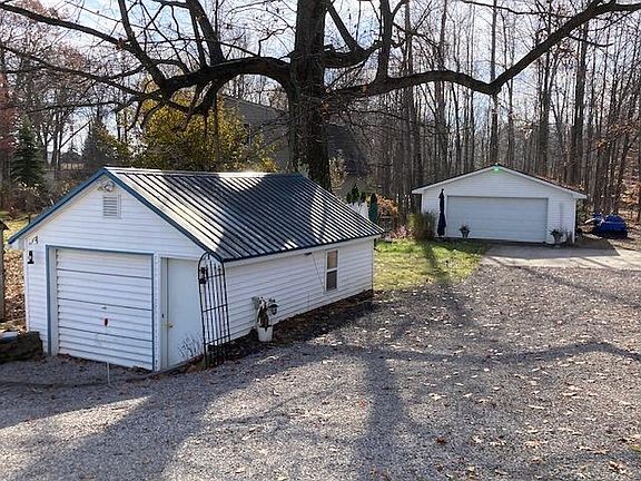 5th image of 8966 Lake Dr