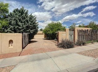 1454 Miracerros Loop S, Santa Fe, NM 87505