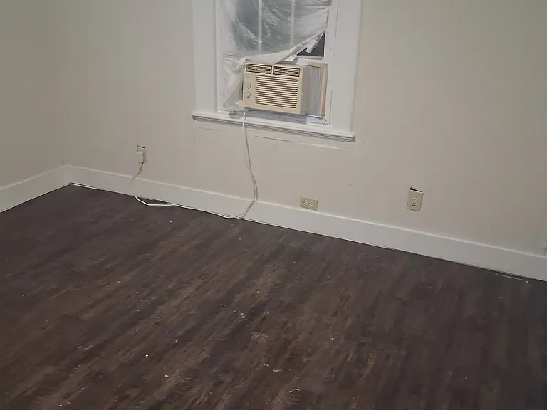 215 Maple St — Photo 12