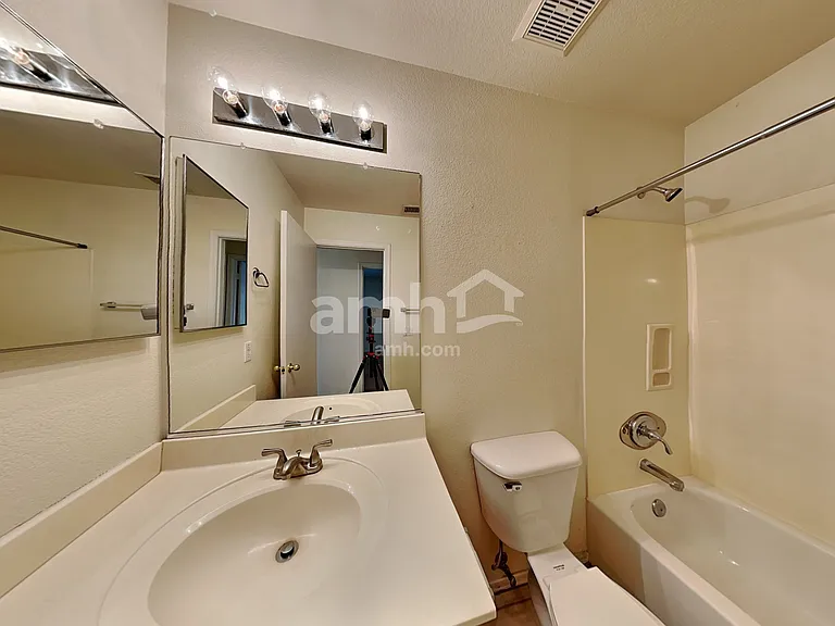 1130 W Lark Dr — Photo 16