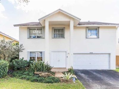 9590 SW 11th St, Pembroke Pines, FL, 33025