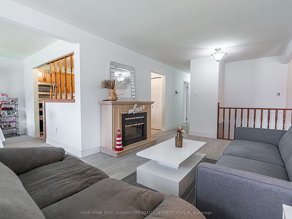 5th image of 19 Windsor Dr