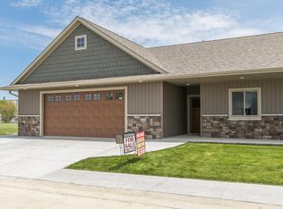 208 Golfview Ct, Shellsburg, IA 52332