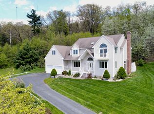 37 Fawn Dr, Farmington, CT 06032