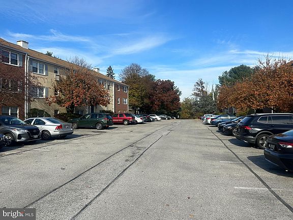4th image of 4411 Falls Bridge Dr Unit L