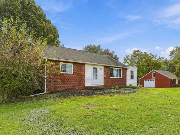 762 Hartzell School Rd, New Brighton, PA 15066