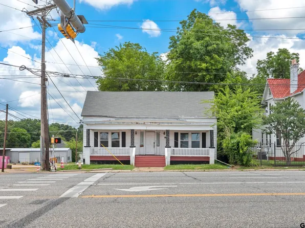 215 W Grand Ave, Marshall, TX 75670