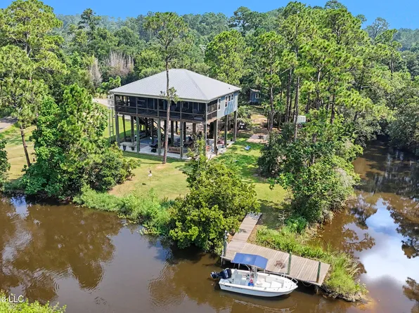 3454 Bayou Dr, Pass Christian, MS 39571