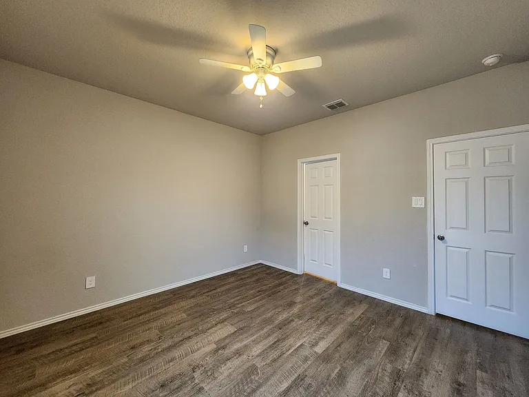 621 Jennifer Cv — Photo 18