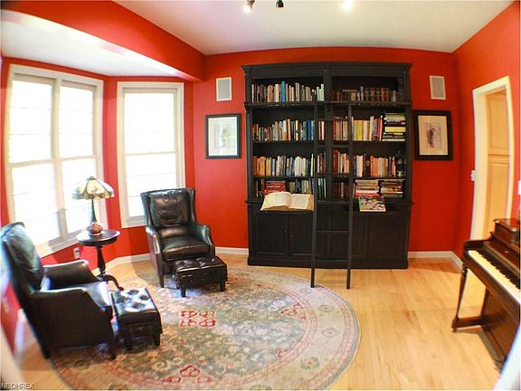 3rd image of 16181 Wake Robin Dr